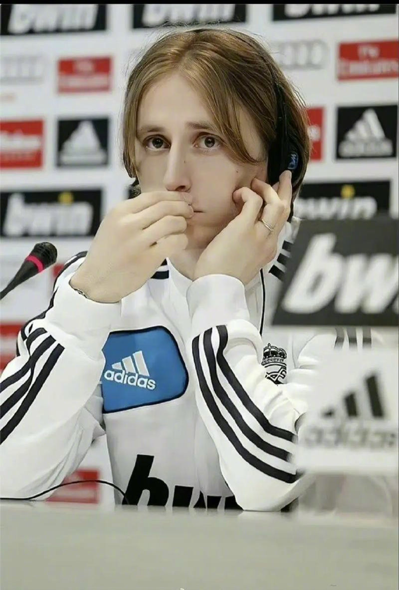 13年不败！英超三强出击，阿森纳后卫接近停赛，切尔西有替代方案