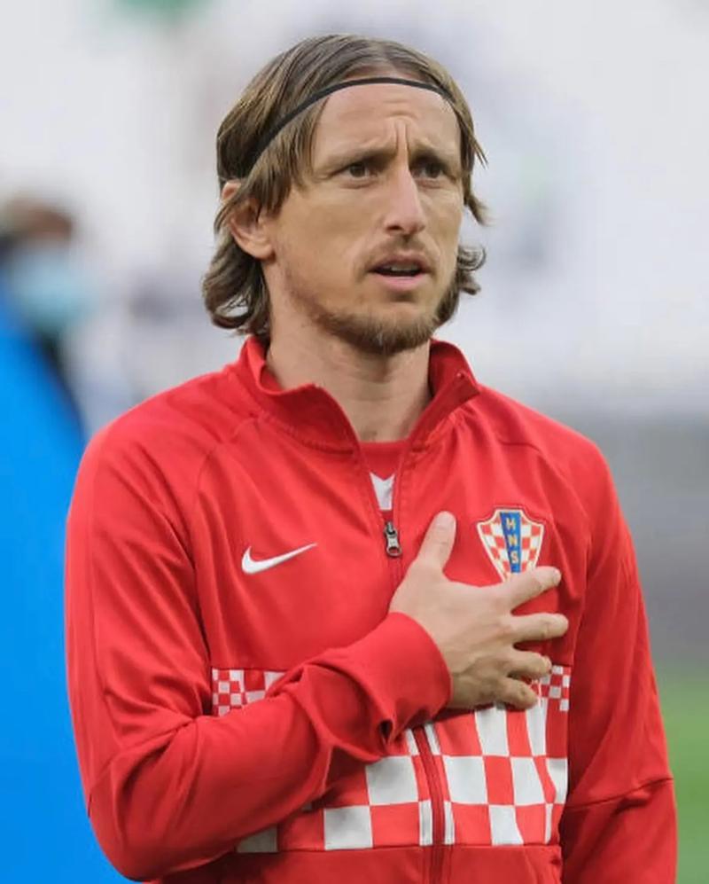 曼城斯特林末节进球助球队获胜